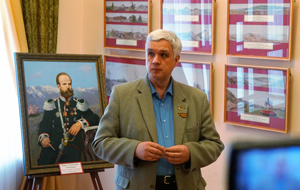 А.В. Тихомиров на выставке, посвящённой 175-летию со дня рождения П.Я. Пясецкого
